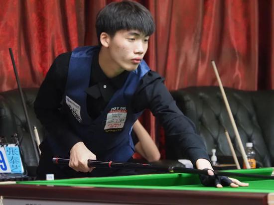 尔与马洛卡 尔与马洛卡