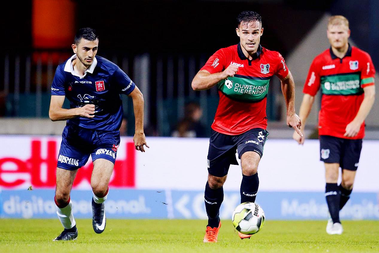 在這個悲傷 在這個悲傷