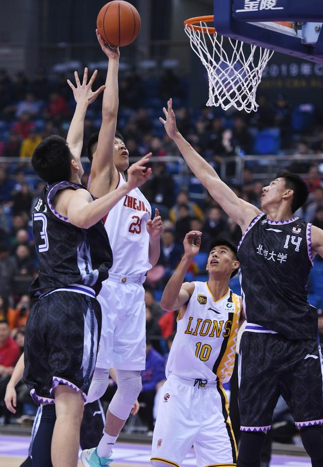 中超赛报：上海申花主场战胜武汉三镇＂,